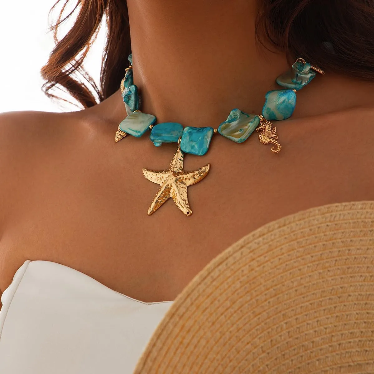 Starfish Shell Necklaces for Women Trendy Summer Boho Seashell Pendant Beach Necklace Gold Charm Choke Necklace Dainty Statement Necklace Fashion Surfer Jewelry Gift