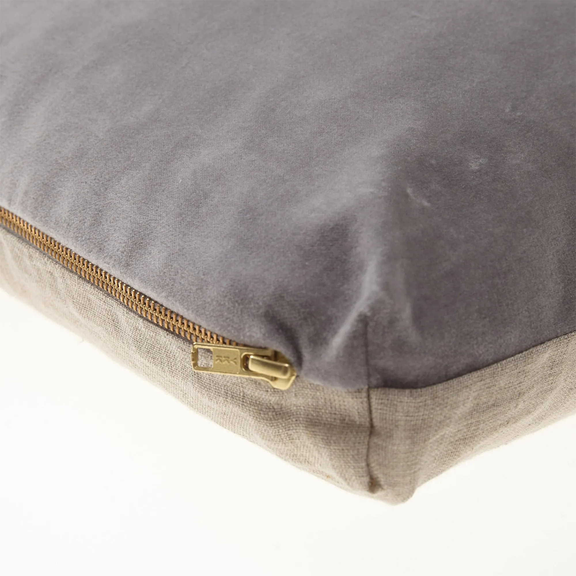 Tipani Cushion Cover [Grey]