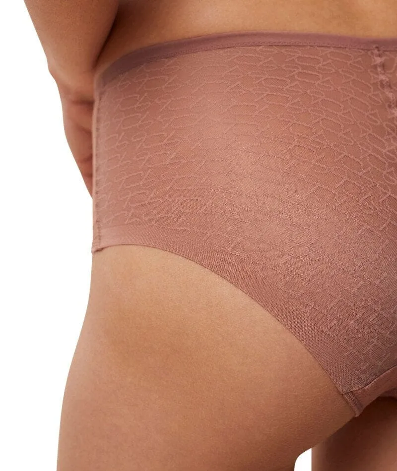 Triumph Signature Sheer Maxi Brief - Toasted Almond